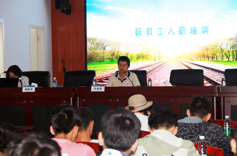 1532568379784039.jpg 優(yōu)秀員工代表分享交流.JPG