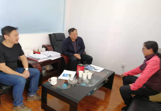 1571206636409103.png 與祥云財(cái)富工業(yè)園區(qū)管委會(huì)主任趙武座談.png