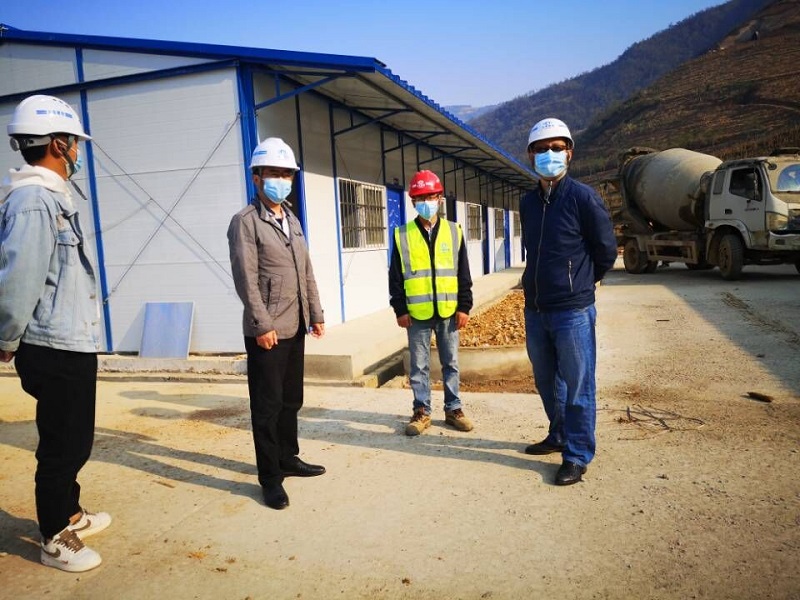 1585305782746902.jpg 鄭宇一行檢查項(xiàng)目部駐地建設(shè)情況.jpg