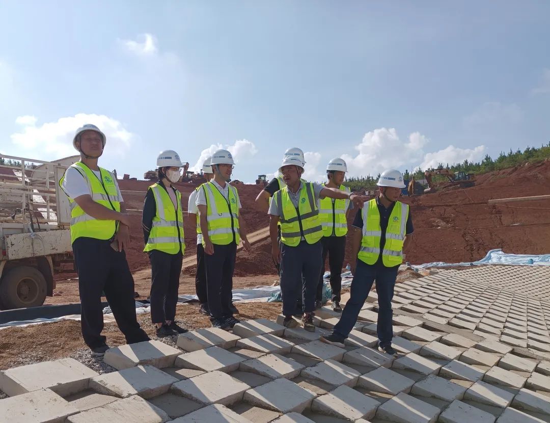 1662035437227683.jpg 李光正到建水紅罩塘項(xiàng)目檢查指導(dǎo).jpg