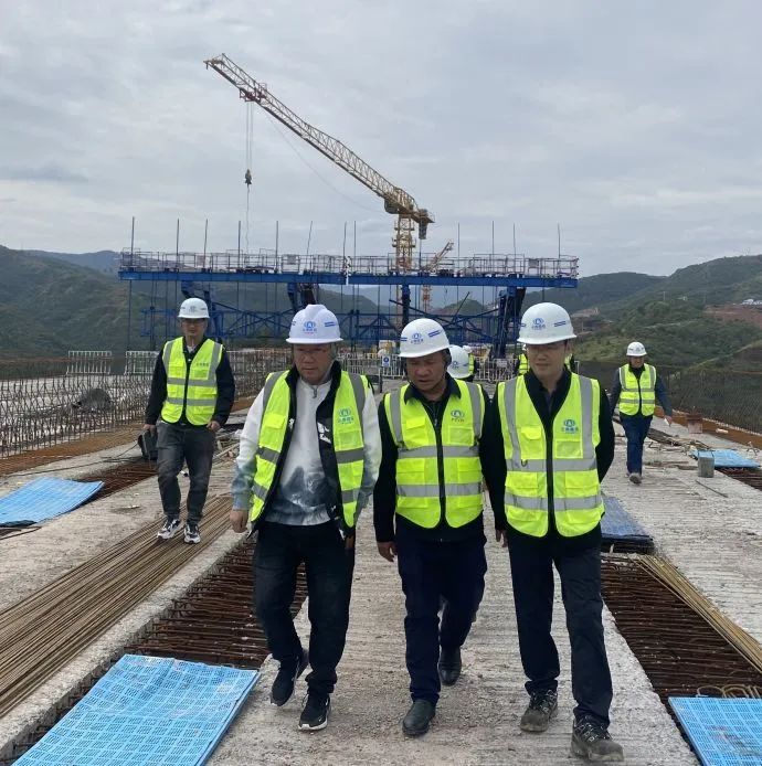 1666054252867255.jpg 2022-10-18-【一線工作法】柳德勝、李光正帶隊(duì)到永大項(xiàng)目檢查.jpg